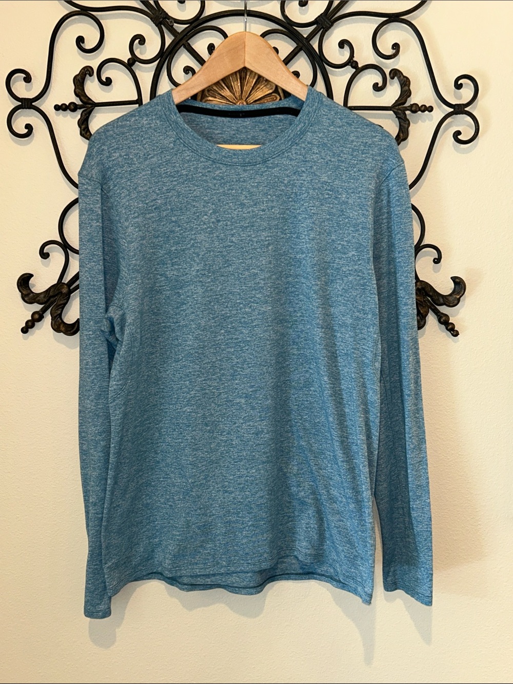 LULULEMON MENS LONG SLEEVE BLUE